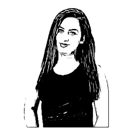 London-Massage-therapist-Elsa-black-white